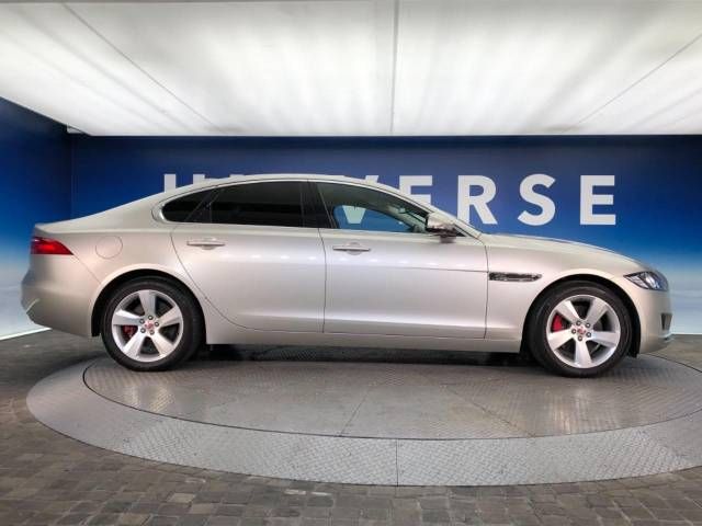 Jaguar XF 2017-03 194302-19