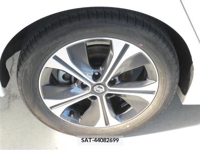 Nissan LEAF 2019-03 222091-8