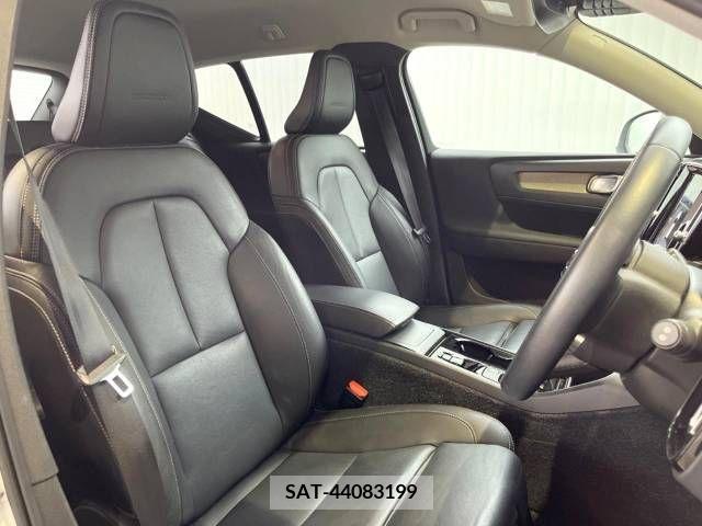 Volvo XC40 2019-07 346903-11