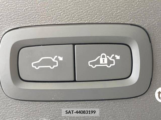 Volvo XC40 2019-07 346903-9