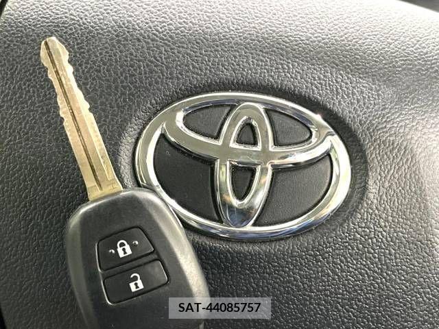 Toyota AQUA 2018-12 260493-4