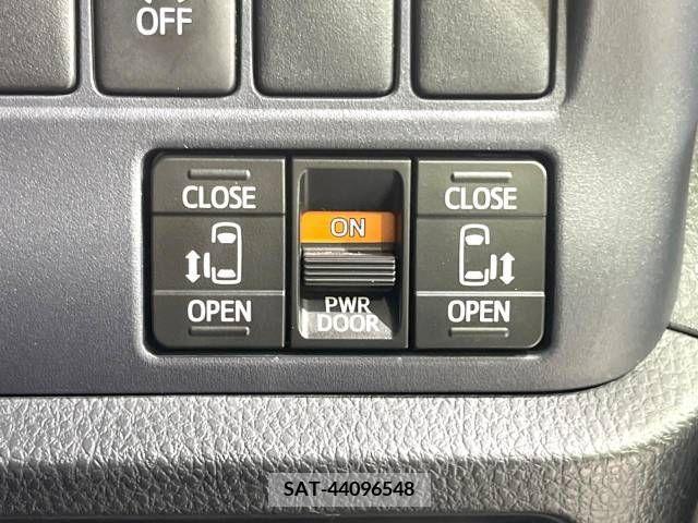 Toyota VOXY 2015-12 289125-3