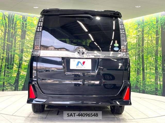 Toyota VOXY 2015-12 289125-16