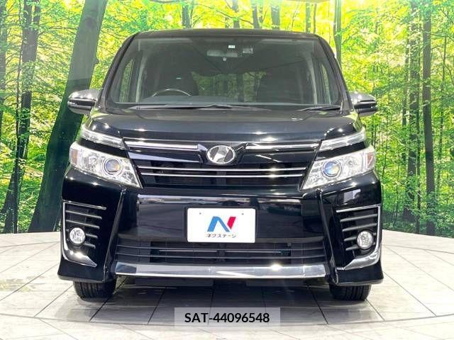 Toyota VOXY 2015-12 289125-15