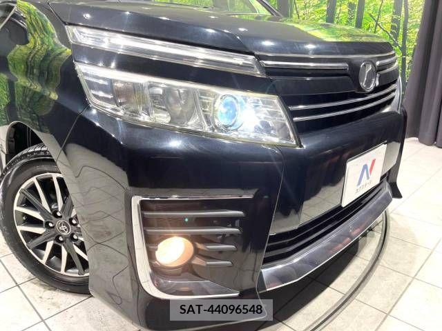 Toyota VOXY 2015-12 289125-13