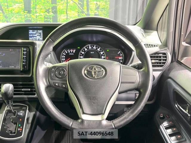 Toyota VOXY 2015-12 289125-12