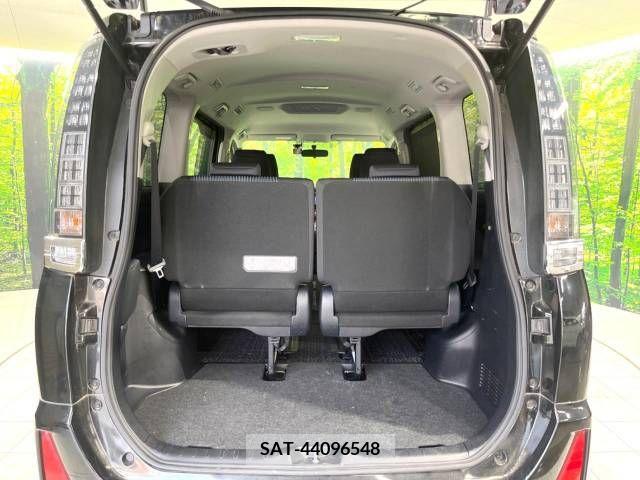 Toyota VOXY 2015-12 289125-11