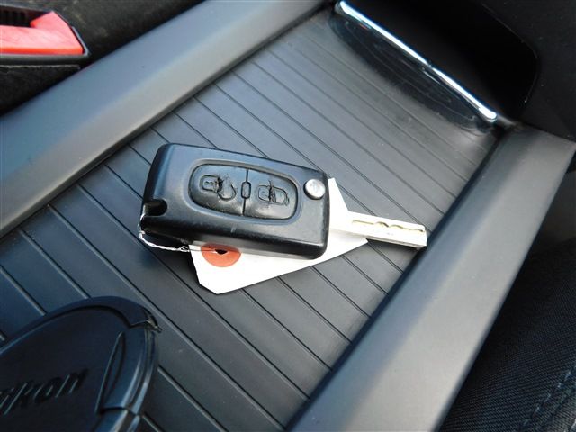 Peugeot 5008 2013-02 2089-27