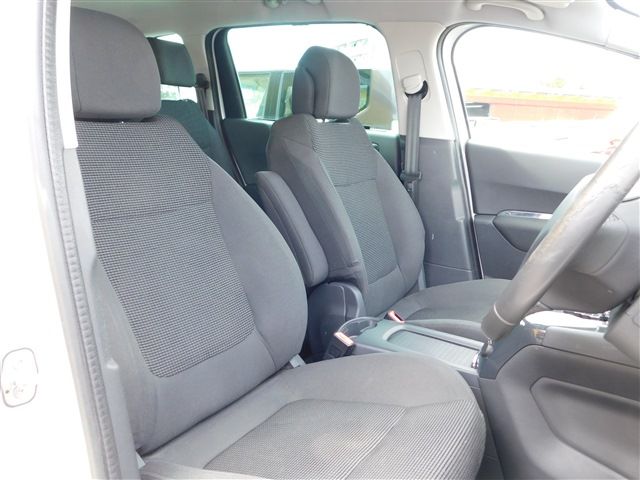 Peugeot 5008 2013-02 2089-9