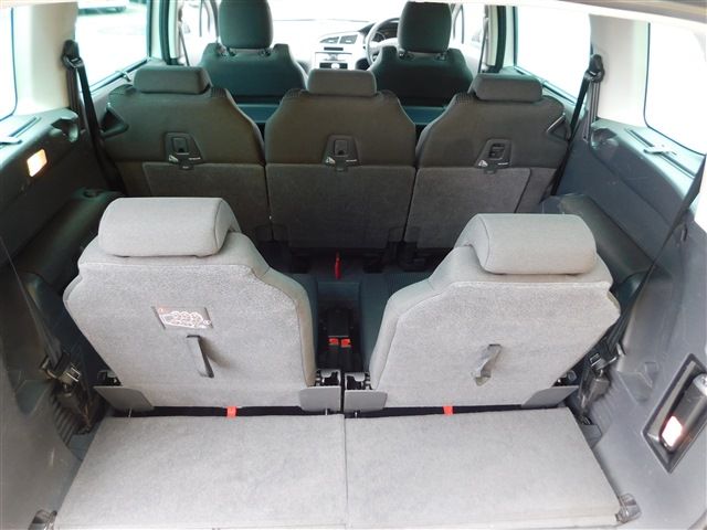 Peugeot 5008 2013-02 2089-8