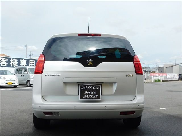 Peugeot 5008 2013-02 2089-4