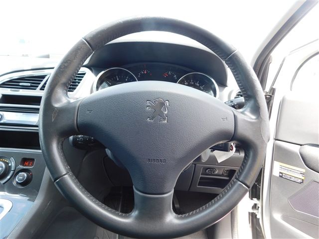 Peugeot 5008 2013-02 2089-13
