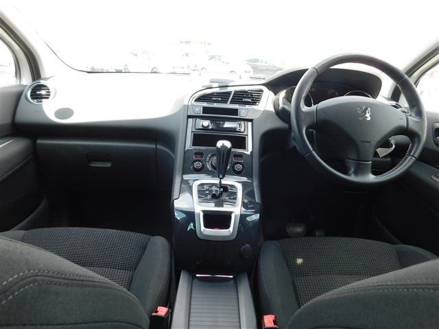 Peugeot 5008 2013-02 2089-12