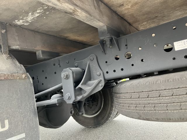 Isuzu ELF TRUCK 2015-09 185610-7