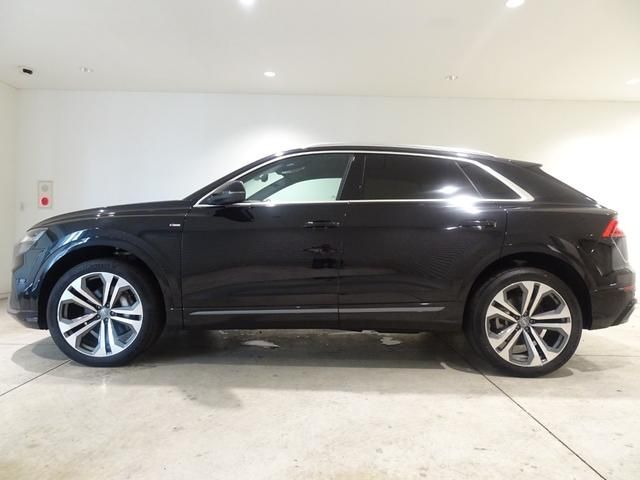 Audi Q8 2019-10 6455-6
