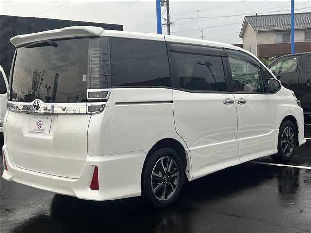 Toyota VOXY 2019-09 8834-16