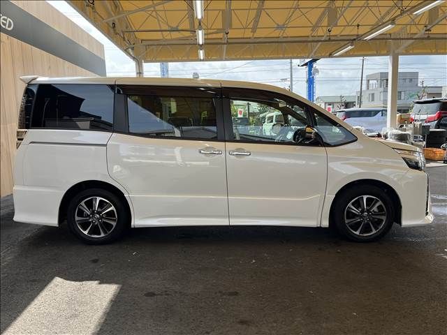 Toyota VOXY 2019-09 8834-15