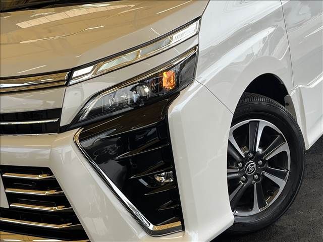 Toyota VOXY 2019-09 8834-18