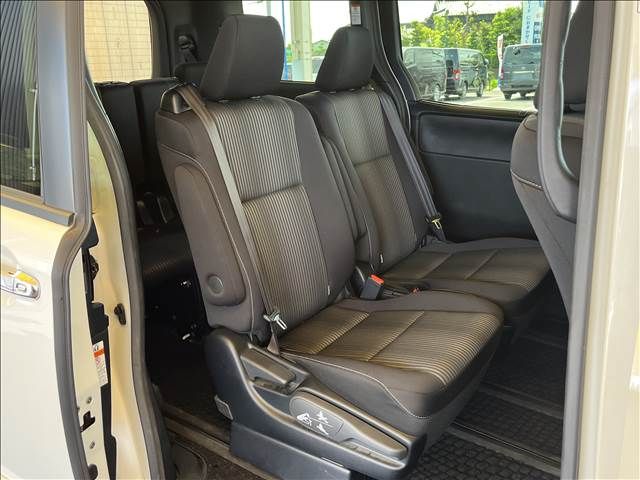 Toyota VOXY 2019-09 8834-5