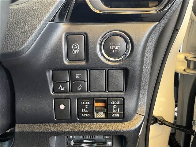 Toyota VOXY 2019-09 8834-8