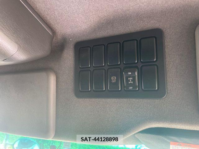 Isuzu GIGA 2012-12 301513-16