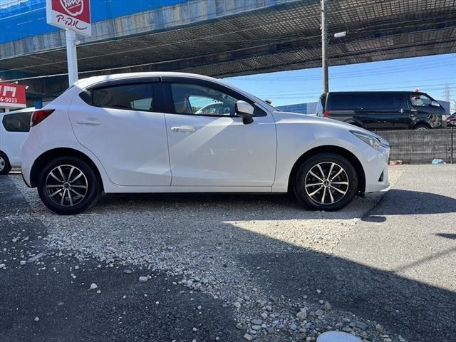 Mazda DEMIO 2014-12 20131-3