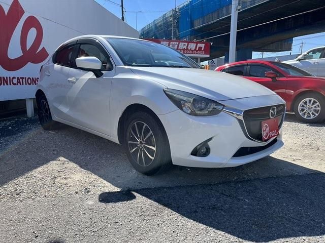 Mazda DEMIO 2014-12 20131-2