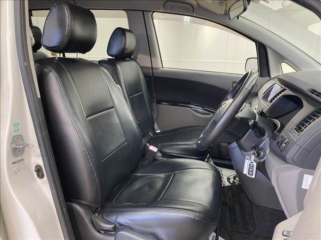 Toyota ISIS 2005-09 193740-10