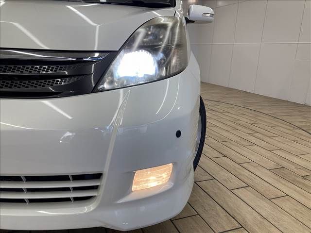 Toyota ISIS 2005-09 193740-18