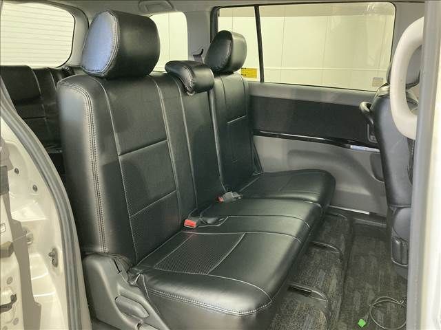Toyota ISIS 2005-09 193740-11