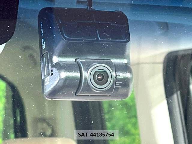 Honda N BOX 2019-09 278445-6