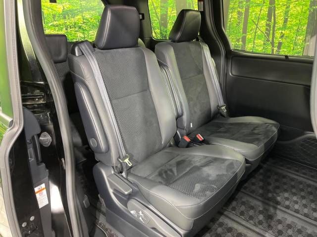Toyota VOXY 2021-05 184243-9