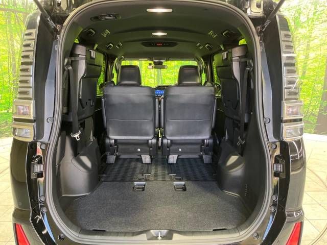 Toyota VOXY 2021-05 184243-11