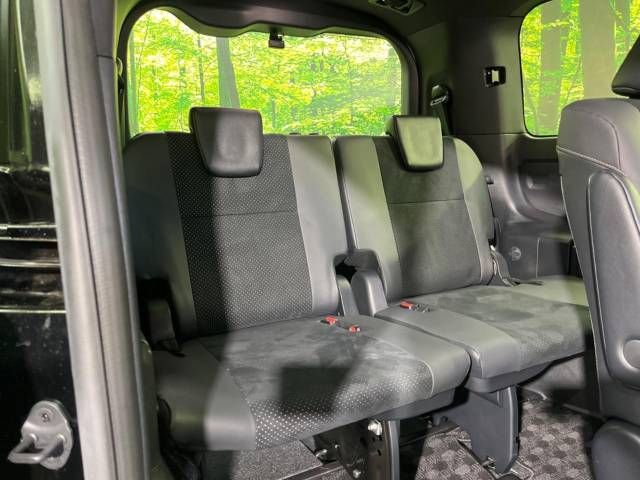 Toyota VOXY 2021-05 184243-10