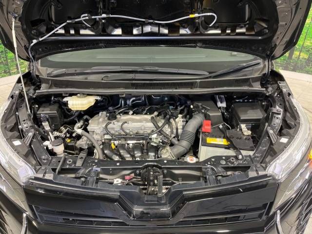 Toyota VOXY 2021-05 184243-19