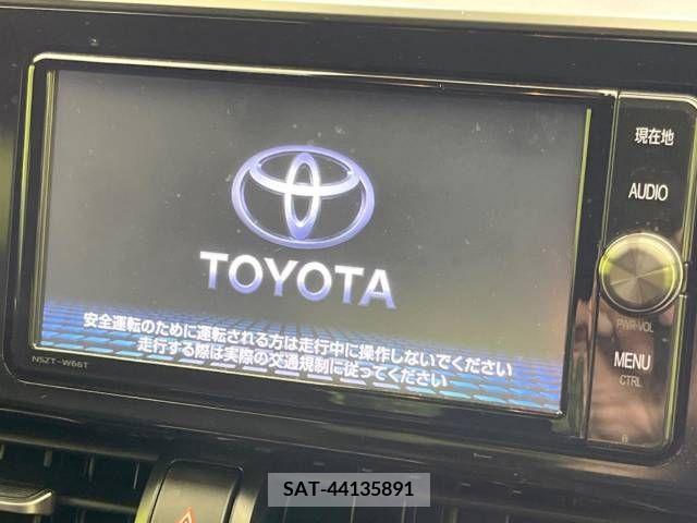 Toyota C-HR 2018-05 323041-2