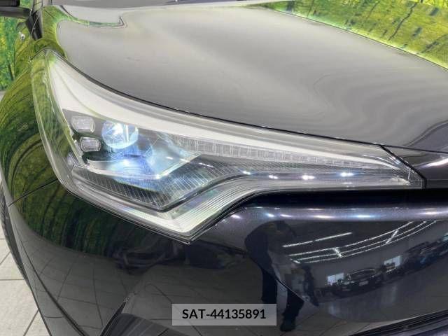 Toyota C-HR 2018-05 323041-12