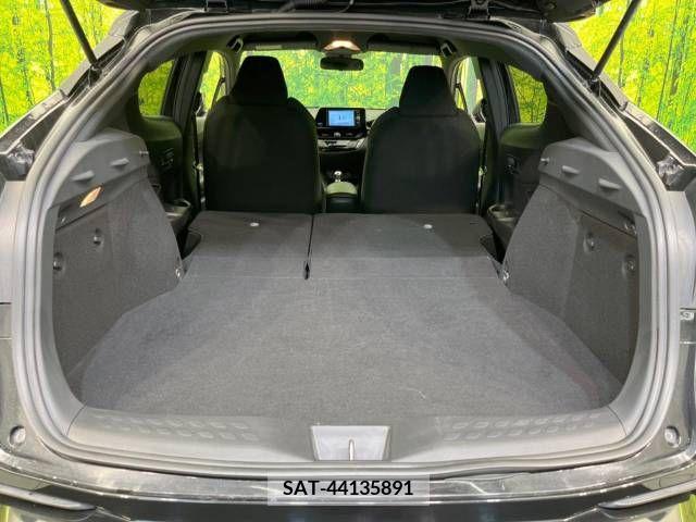 Toyota C-HR 2018-05 323041-10