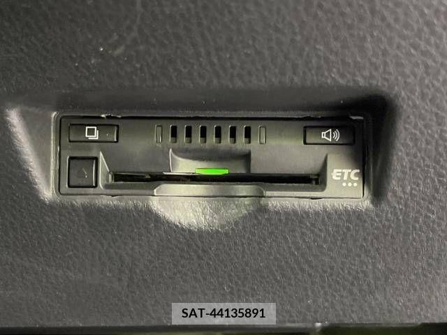 Toyota C-HR 2018-05 323041-6