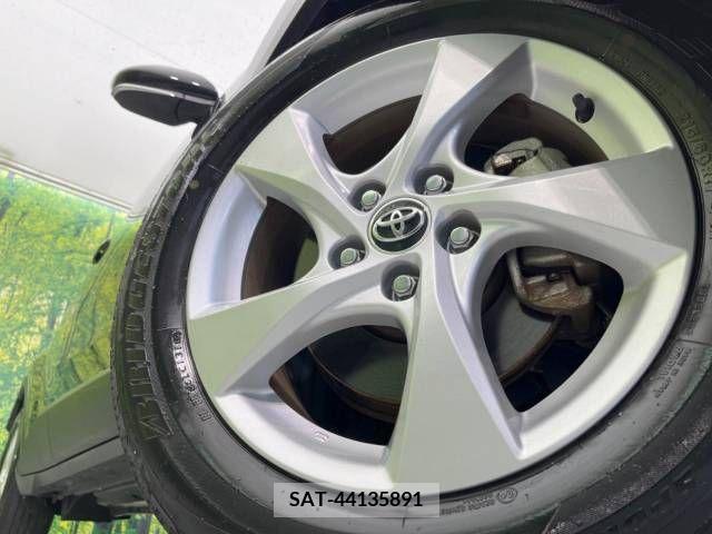 Toyota C-HR 2018-05 323041-13