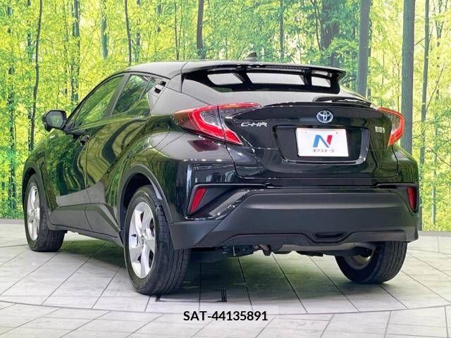Toyota C-HR 2018-05 323041-17