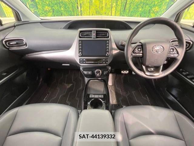 Toyota PRIUS 2022-10 281700-1