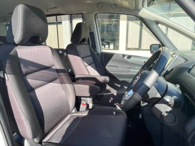 Nissan SERENA 2017-09 28077-8