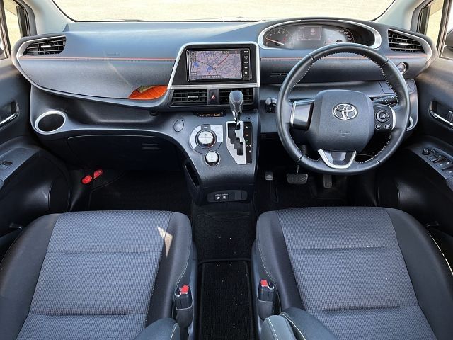 Toyota SIENTA 2018-11 25115-1