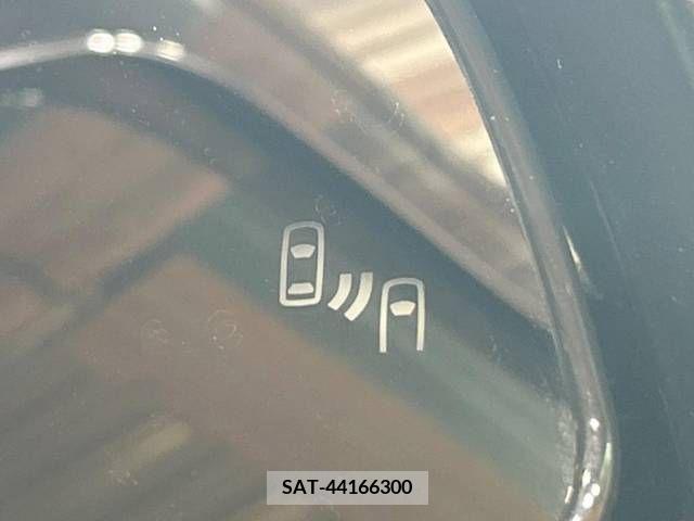 Toyota VOXY 2023-03 289000-7