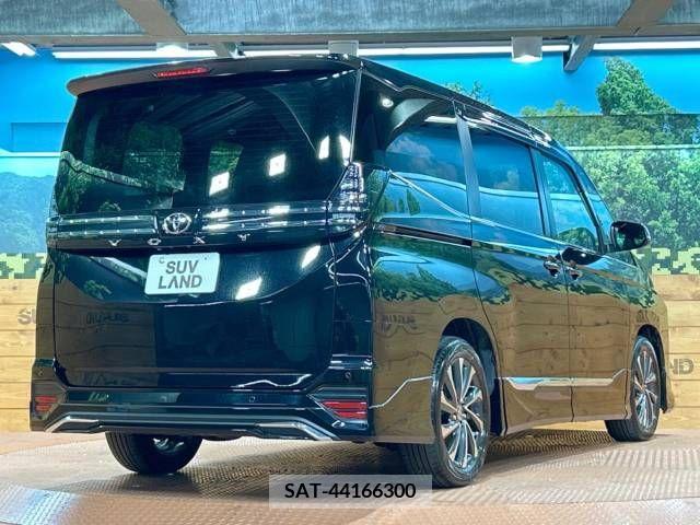 Toyota VOXY 2023-03 289000-17