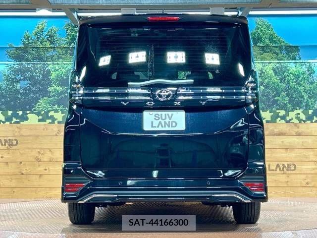Toyota VOXY 2023-03 289000-15