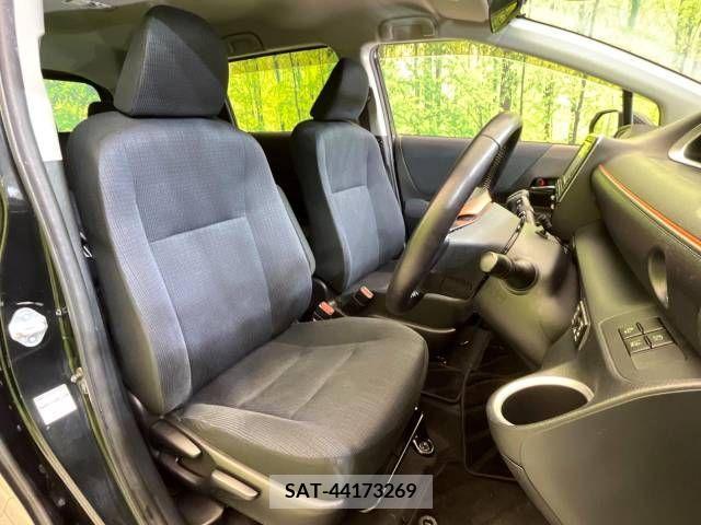 Toyota SIENTA 2016-10 285074-8