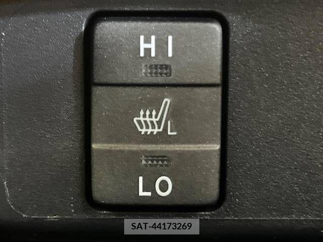 Toyota SIENTA 2016-10 285074-5