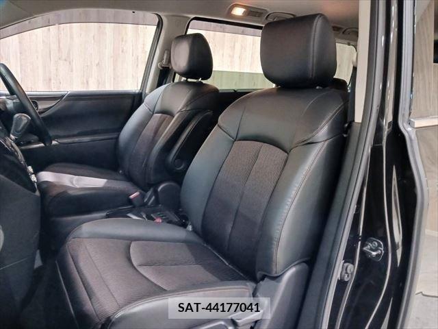 Nissan ELGRAND 2019-04 214961-22